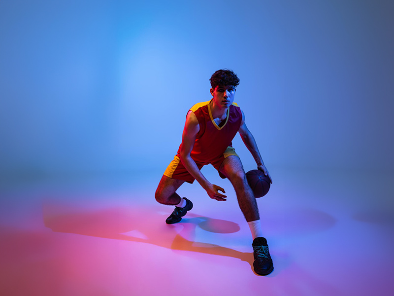 顶级牛马!骨折的哈登火线复出贡献准三双骑士队终结连败